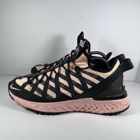 Athletic_Shoes